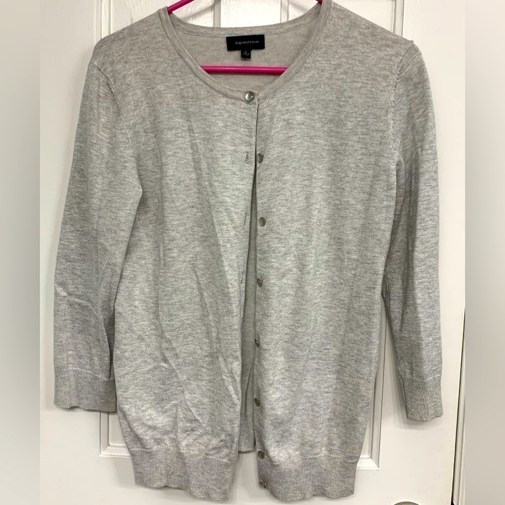🎉Spense cardigan in a soft light gray. Size medium